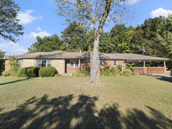 1429 Highway 100 , Centerville, TN 37033