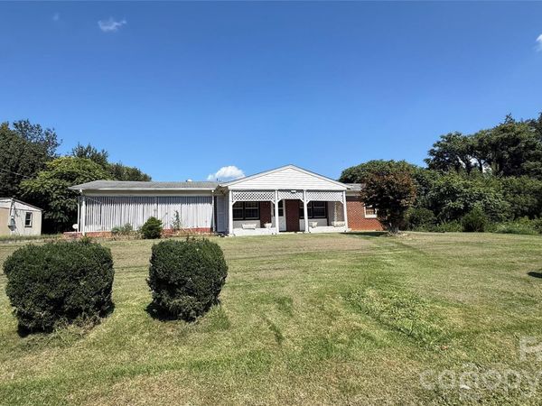 1517 Barcose Street SW, Lenoir, NC 28645