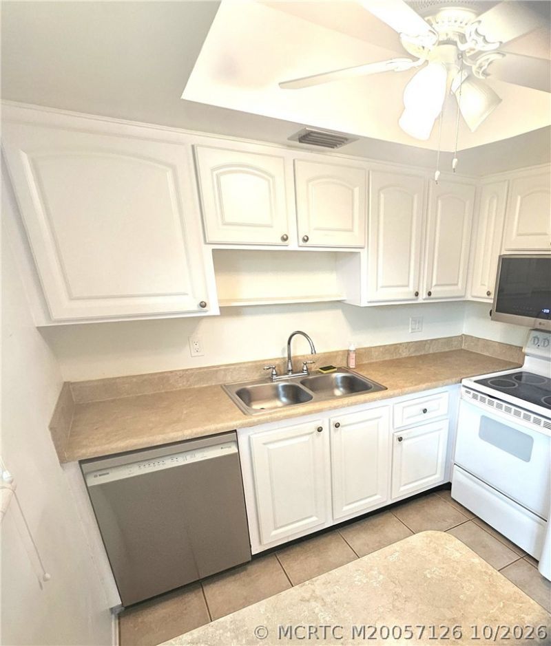 2929 SE Ocean Boulevard , Unit UN10, Stuart, FL 34996 Photo