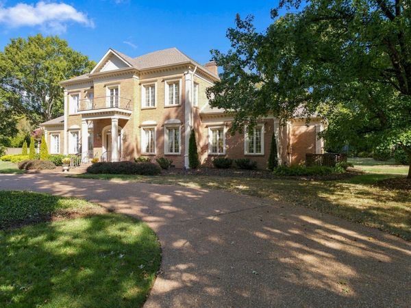 6528 Radcliff Dr , Nashville, TN 37221