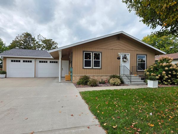 330 9th Street NW, Plainview, MN 55964