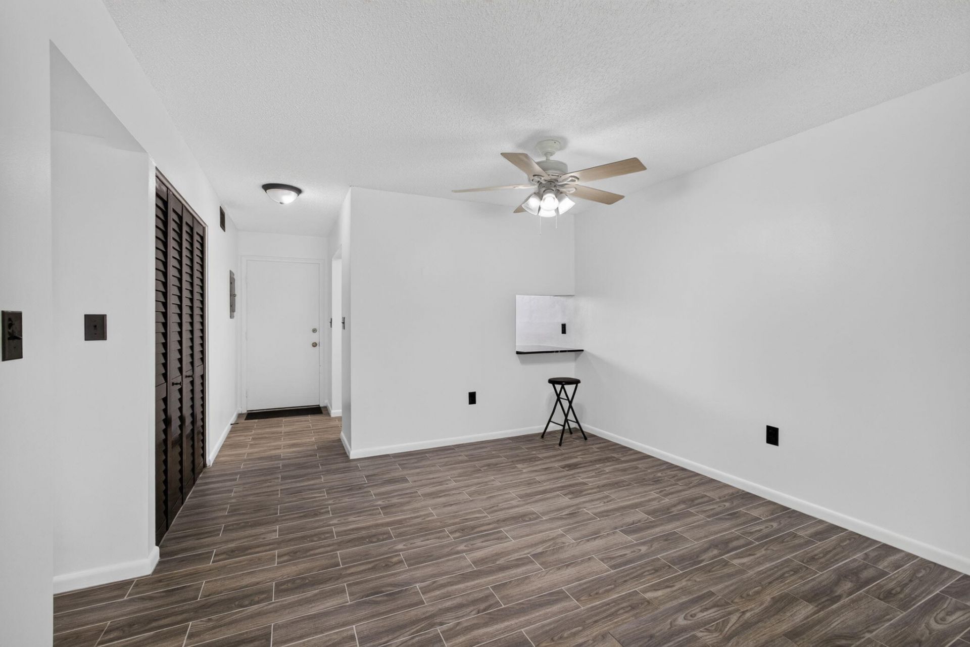 6074 Forest Hill Boulevard, Unit 201, West Palm Beach, FL 33415 Photo