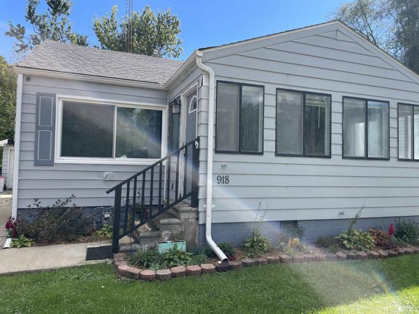 918 Harbor Avenue, Monroe, MI 48162