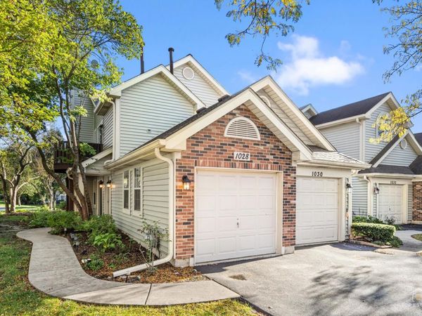 1028 Rockport Drive , Carol Stream, IL 60188