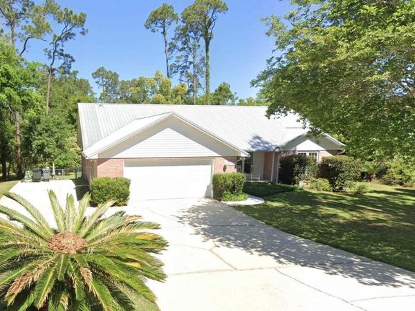 2725 Manuel Dr, Lillian, AL 36549