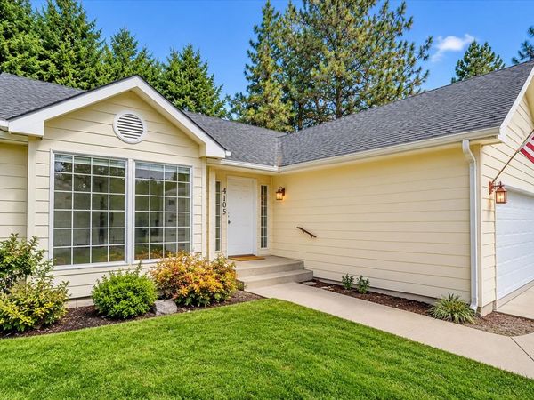 4105 E Center Rd, Mead, WA 99021