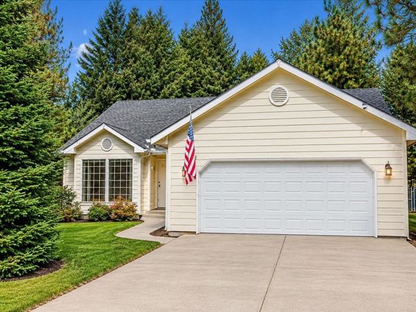 4105 E Center Rd, Mead, WA 99021