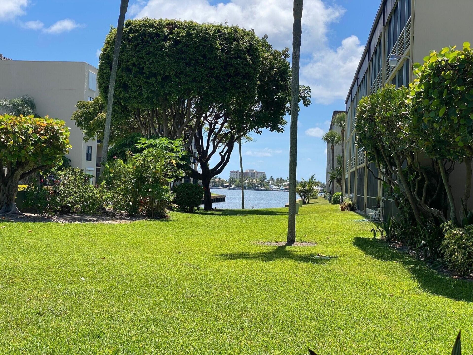 300 Waterway Drive S, Unit 105, Lantana, FL 33462 Photo