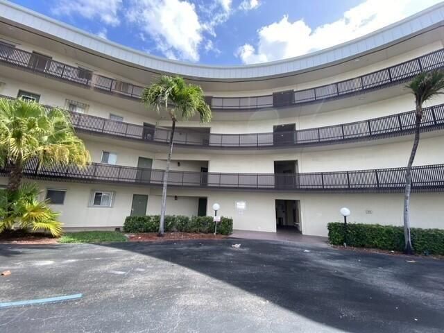300 Waterway Drive S, Unit 105, Lantana, FL 33462 Photo