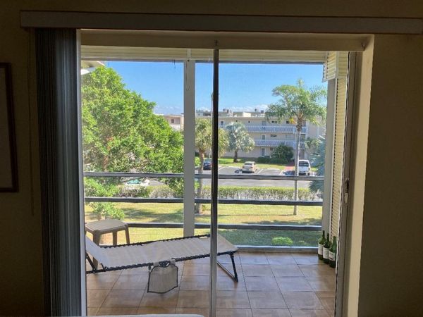 2615 GARDEN Drive N, Unit 305, Lake Worth, FL 33461