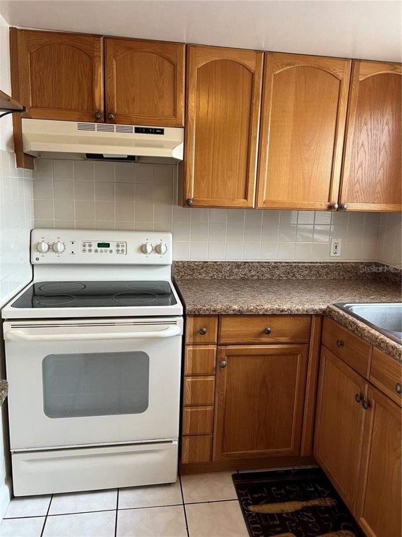 8542 10th Street N, Unit C, Saint Petersburg, FL 33702 Photo