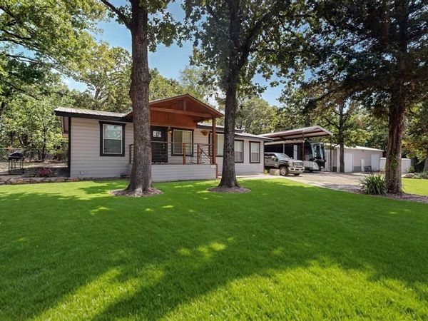 2895 Honey Bee Lane , Wills Point, TX 75169