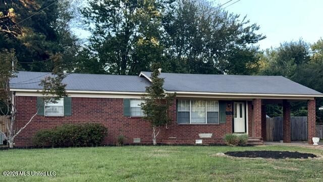 105 Southern Avenue, Senatobia, MS 38668 Main Photo