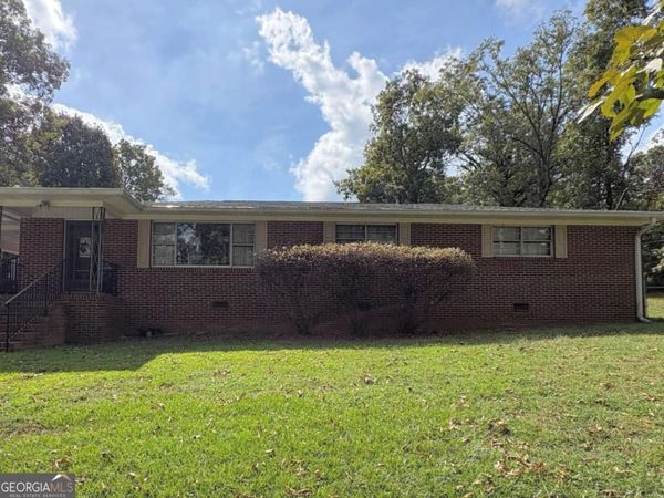 40 Summit Drive SE, Lindale, GA 30147