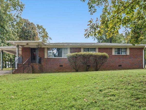 40 Summit Drive SE, Lindale, GA 30147