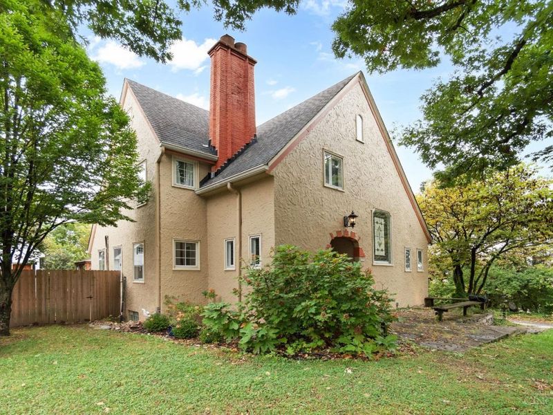 3551 Holly Ln, Cincinnati, OH 45208 Photo 1