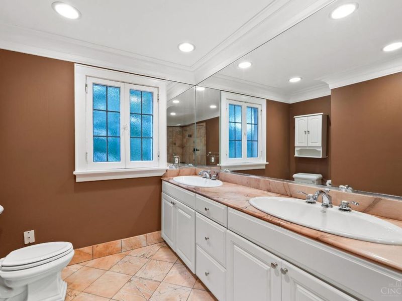 3551 Holly Ln, Cincinnati, OH 45208 Photo 21