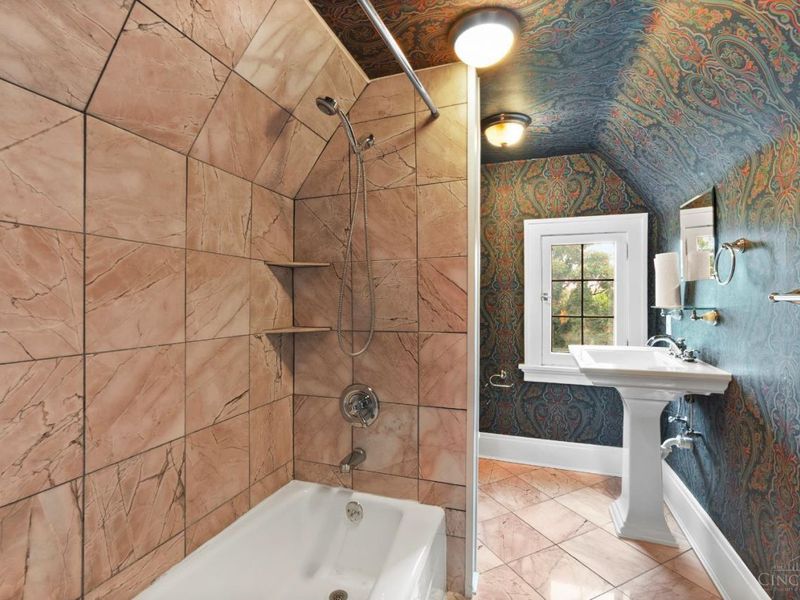 3551 Holly Ln, Cincinnati, OH 45208 Photo 25