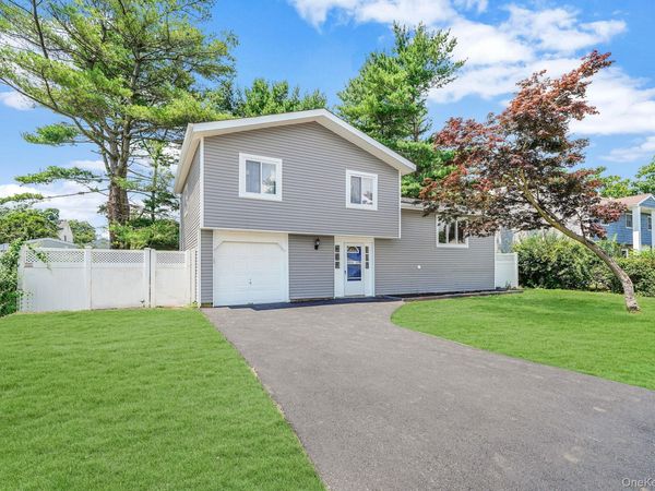 180 Branch Avenue , Central Islip, NY 11722