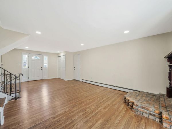 180 Branch Avenue , Central Islip, NY 11722