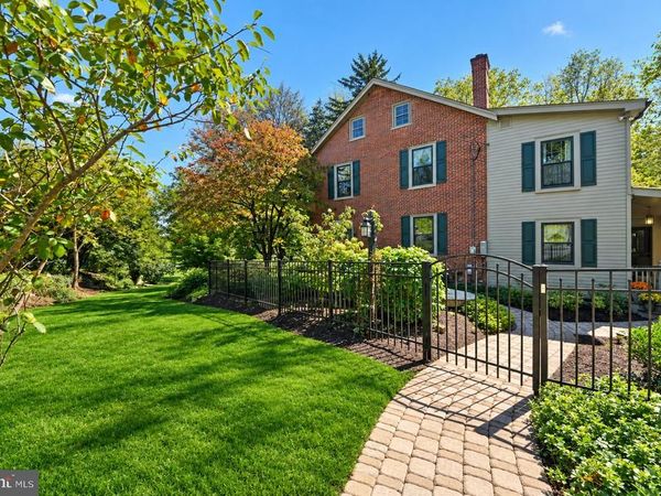 2100 DAKOTA DRIVE, EASTON, PA 18045