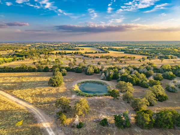 5325 E Blaschke RD, Schulenburg, TX 78956