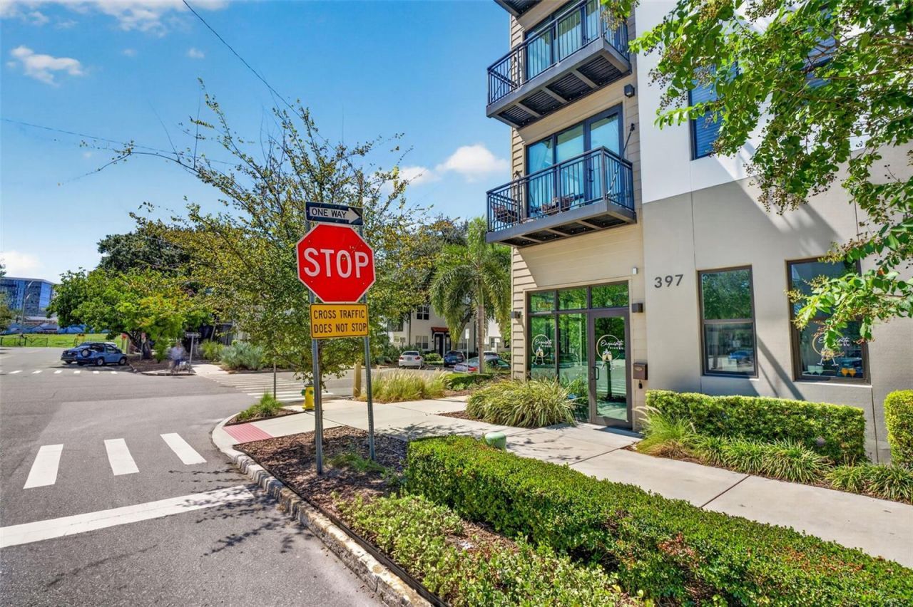 536 4th Avenue S, Unit 2, Saint Petersburg, FL 33701 Photo