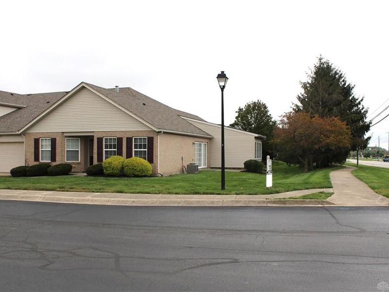 4000 Twin Lakes Circle, Englewood, OH 45315 Photo 4