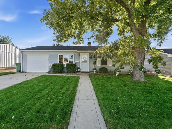 428 KENYON Avenue , Romeoville, IL 60446