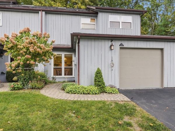 30 E Knoll , Rhinebeck, NY 12572