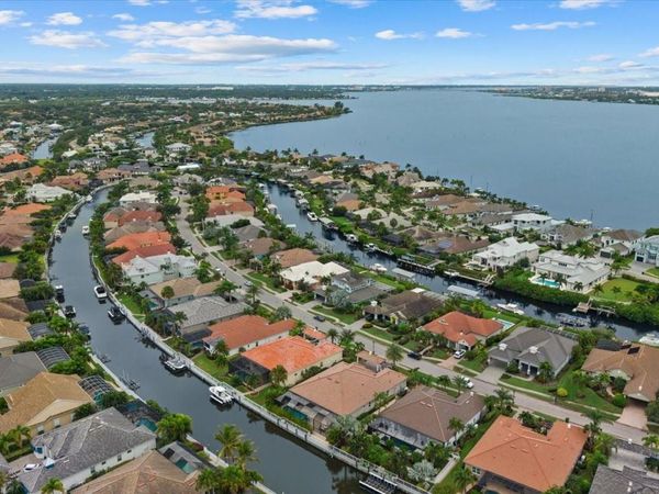 575 FORE DRIVE, BRADENTON, FL 34208