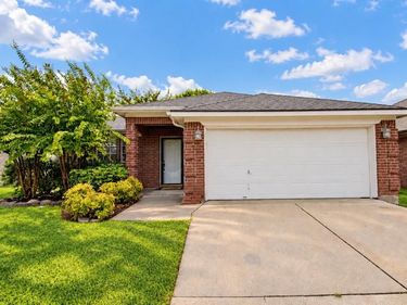 6917 Coldwater Canyon Road, Fort Worth, TX 76132