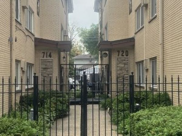 720 N Austin Boulevard , Unit 2SW, Oak Park, IL 60302