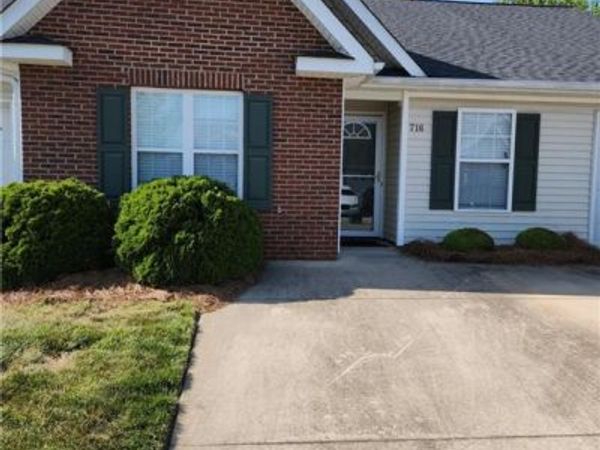 716 Wynbrook Square Lane, Winston-Salem, NC 27103