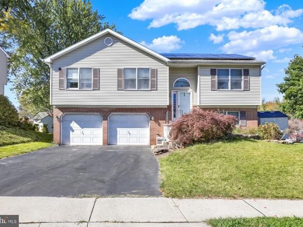 200 FAIRWAY DRIVE, READING, PA 19606