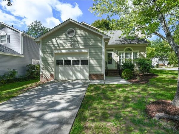 5 Irving Park Lane , Greensboro, NC 27455