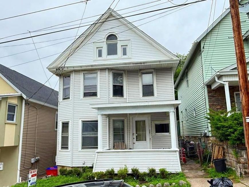 28 Maple Ave, Carbondale, PA 18407 Main Photo