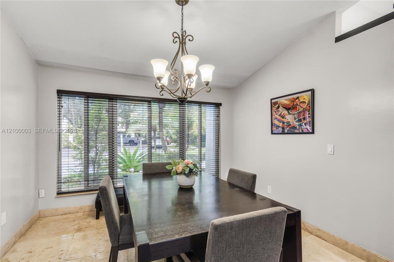 16583 NW 83rd Pl, Miami Lakes, FL 33016 Photo