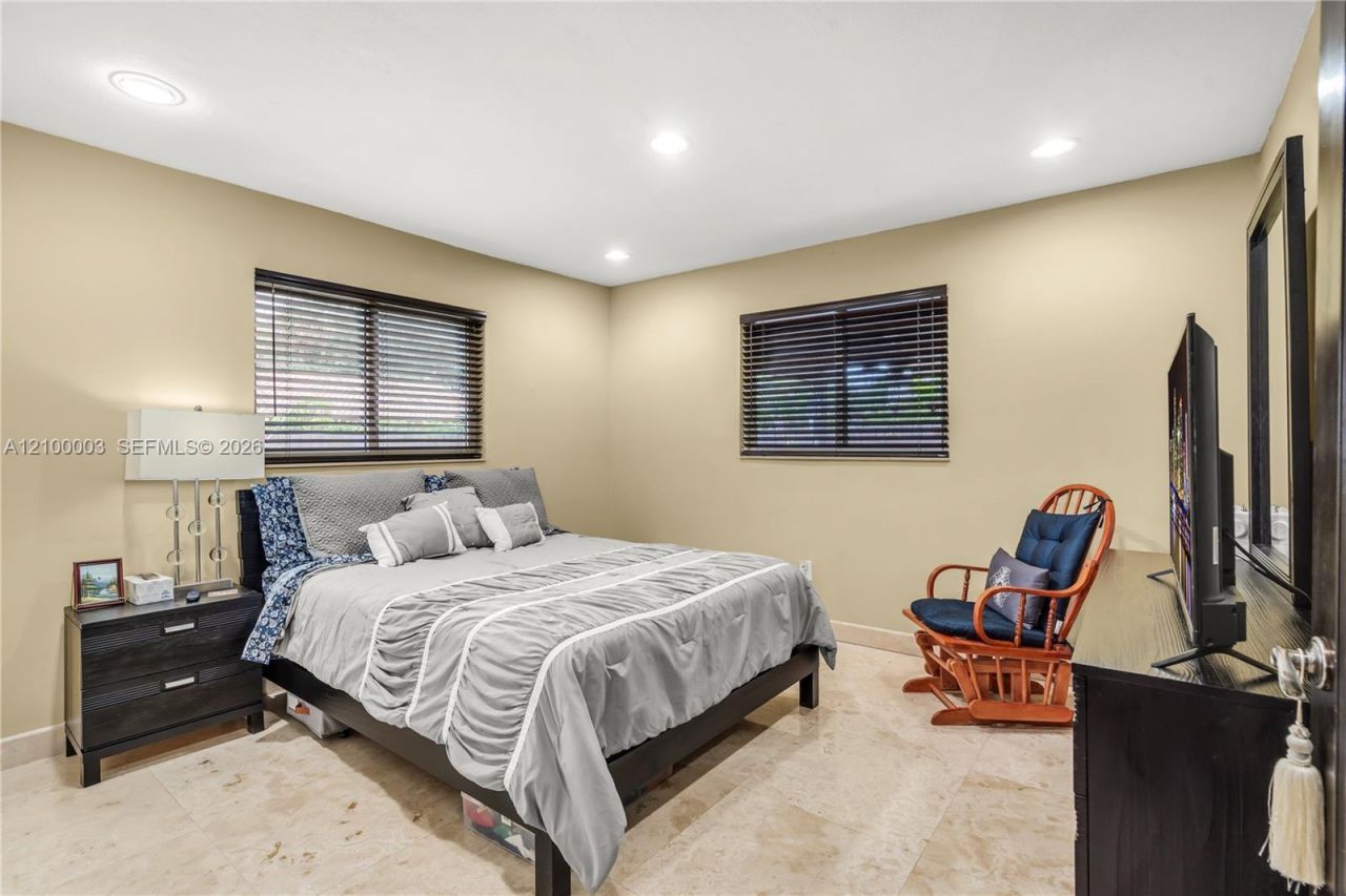 16583 NW 83rd Pl, Miami Lakes, FL 33016 Photo