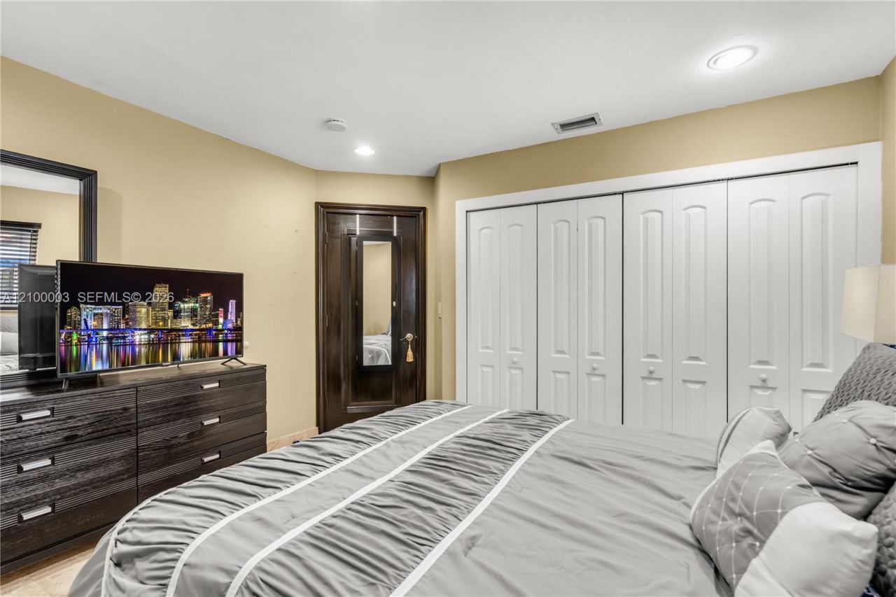 16583 NW 83rd Pl, Miami Lakes, FL 33016 Photo