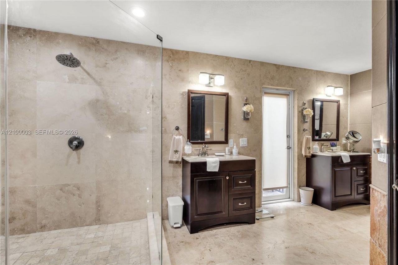 16583 NW 83rd Pl, Miami Lakes, FL 33016 Photo