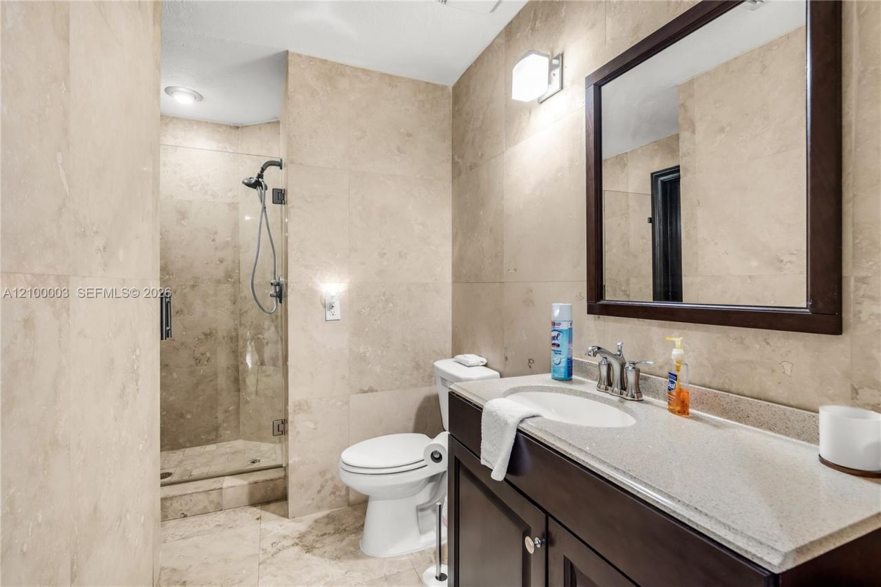 16583 NW 83rd Pl, Miami Lakes, FL 33016 Photo