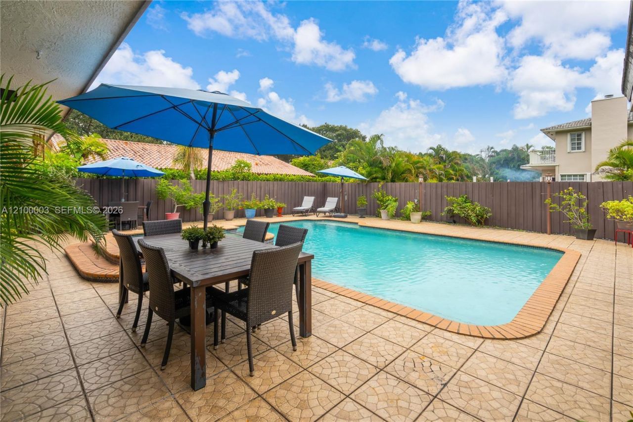 16583 NW 83rd Pl, Miami Lakes, FL 33016 Photo