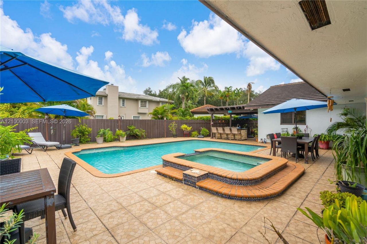 16583 NW 83rd Pl, Miami Lakes, FL 33016 Photo