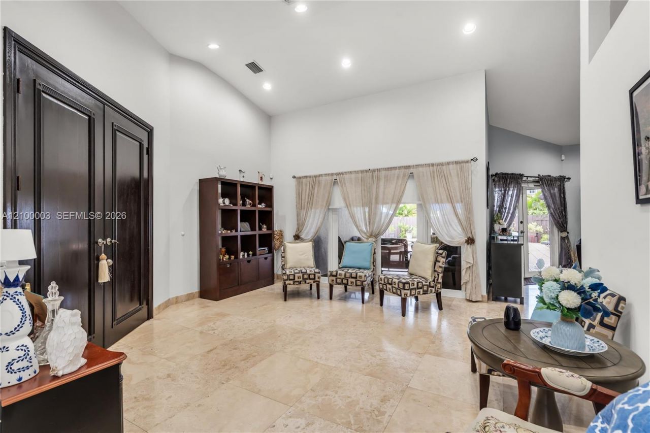 16583 NW 83rd Pl, Miami Lakes, FL 33016 Photo