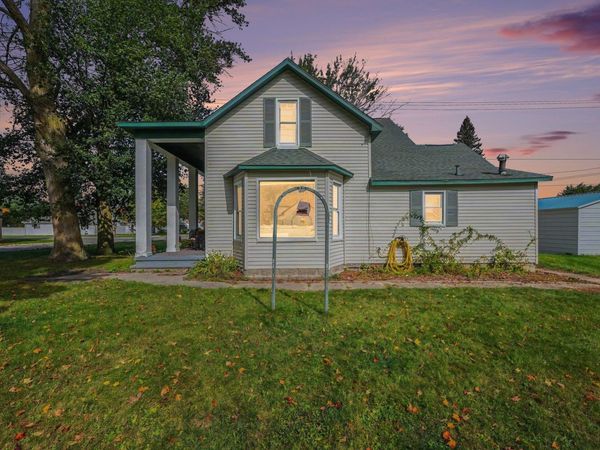 201 6th Avenue, Tawas City, MI 48763