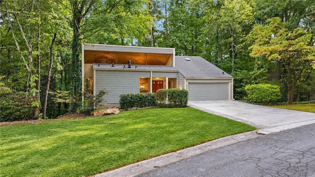 2777 Briarlake Woods Way Ne, Atlanta, GA 30345 Main Photo