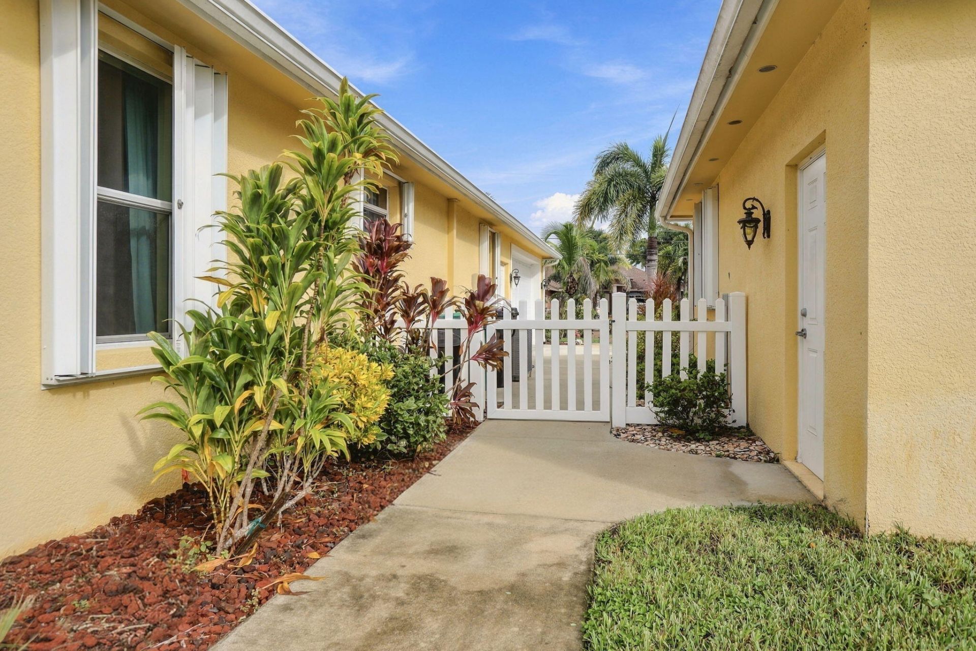 3406 SW Catskill Drive, Port Saint Lucie, FL 34953 Photo