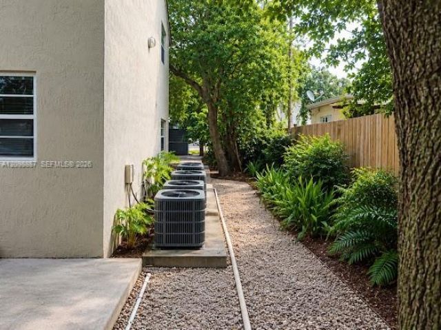 2120 SW 4th St, Miami, FL 33135 Photo