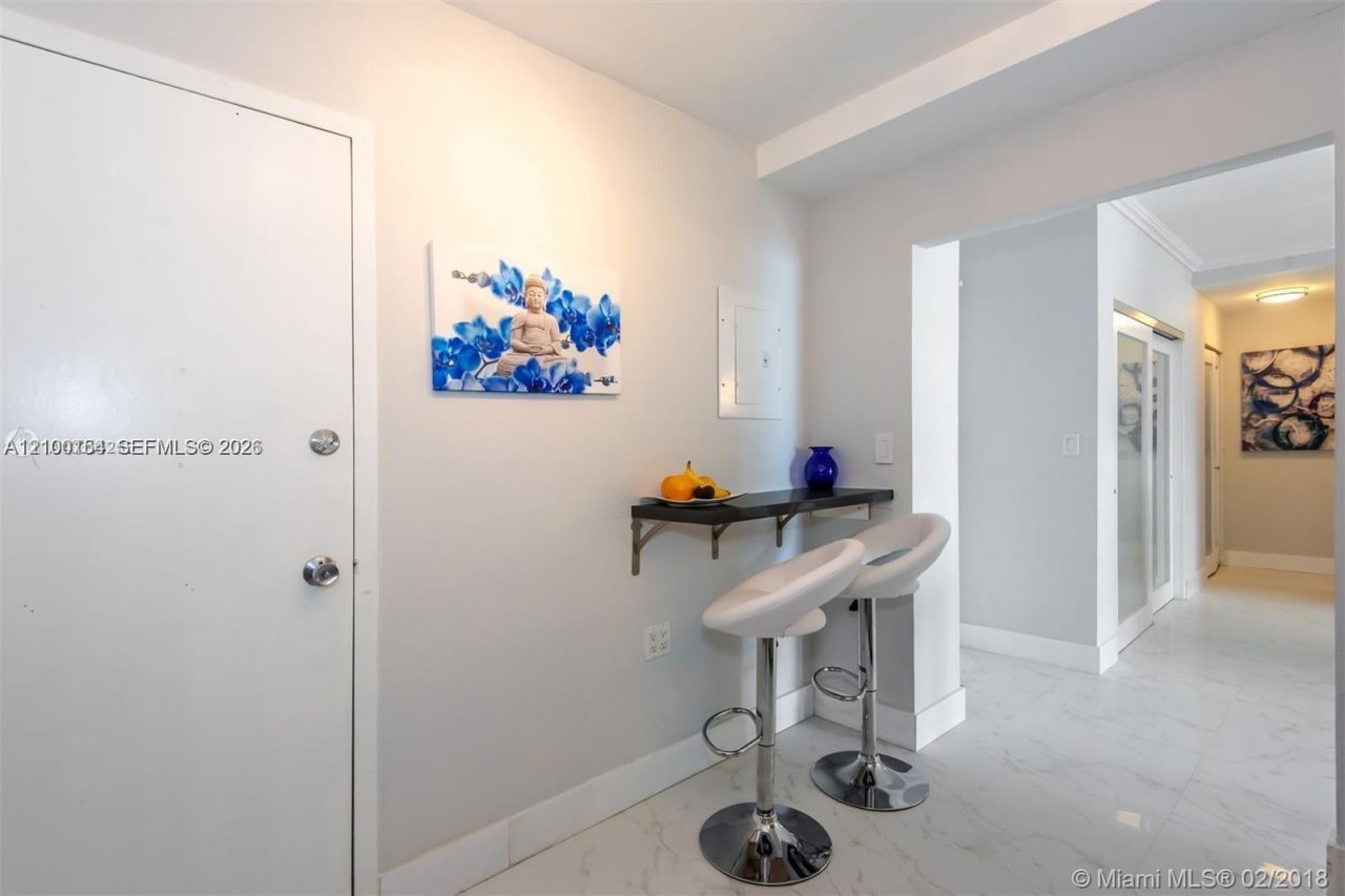300 Bayview Dr , Unit 1102, Sunny Isles Beach, FL 33160 Photo